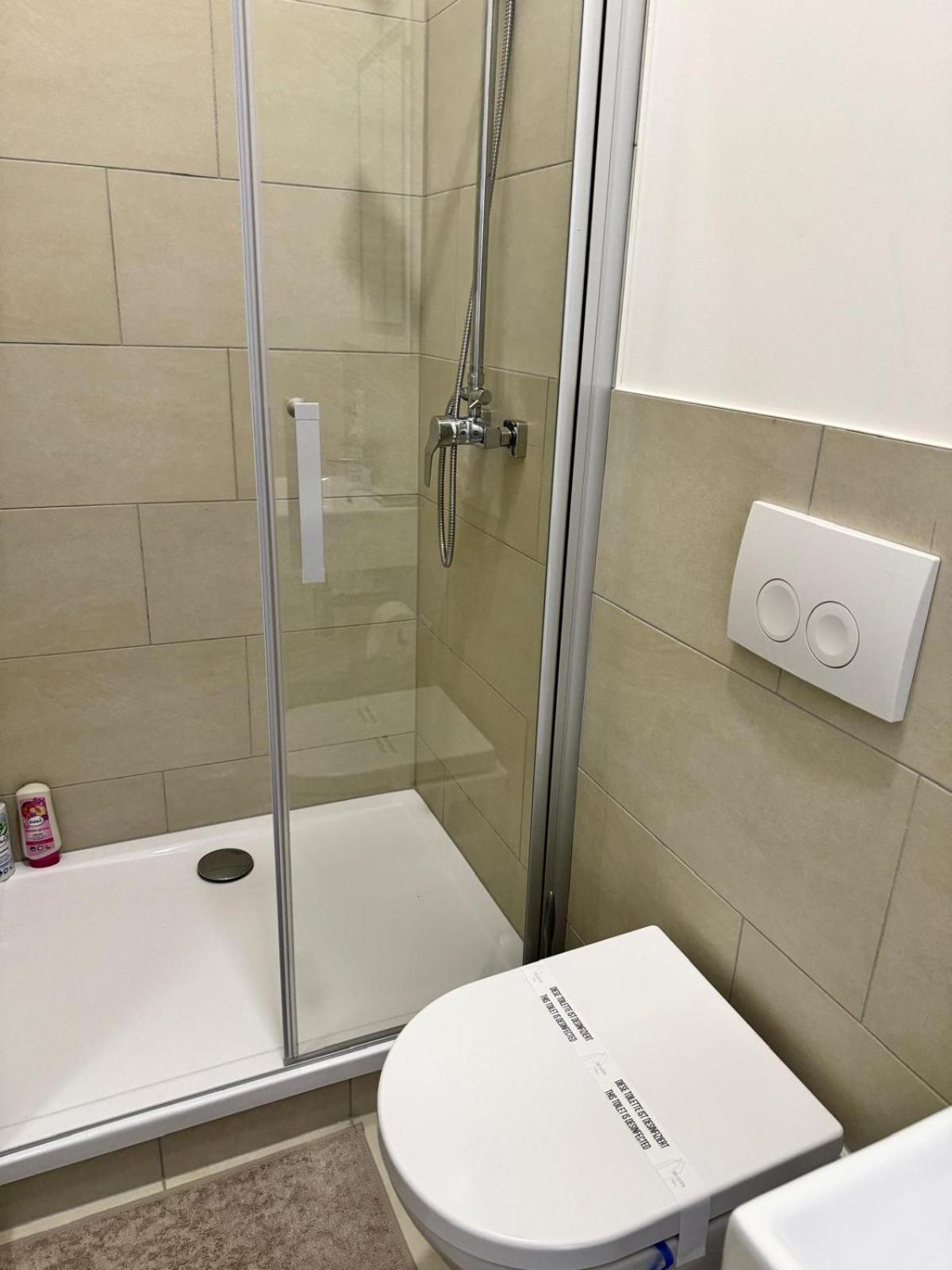 Heaven Homes - Privatzimmer Mit Bad Im Herzen Von Duesseldorf Düsseldorf Exterior foto