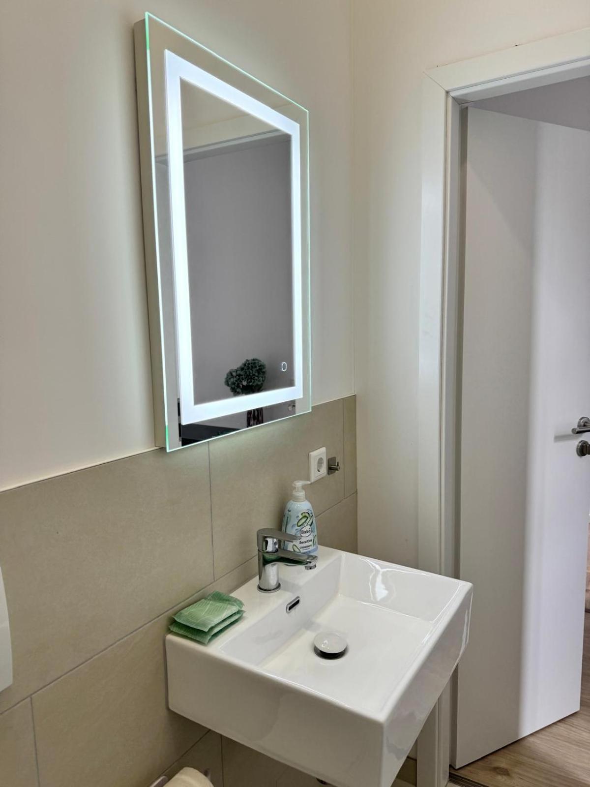 Heaven Homes - Privatzimmer Mit Bad Im Herzen Von Duesseldorf Düsseldorf Exterior foto